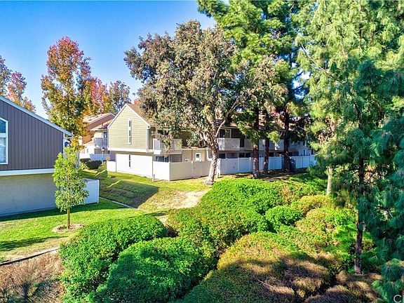 5th image of 34 Birchwood Ln