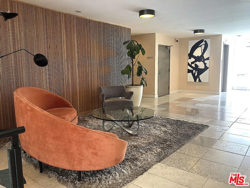 2 bed, 2.0 bath, 1417 sqft, $5,750 — Photo 4