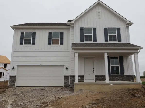 32 Banyan Dr, Lewis Center, OH 43035