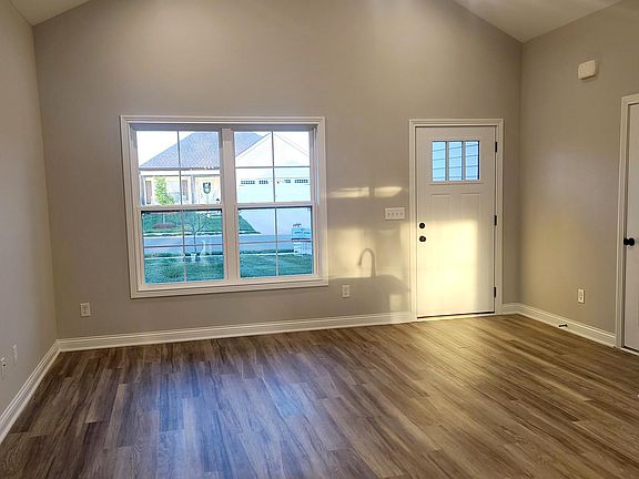 3rd image of 1211 County House Ln