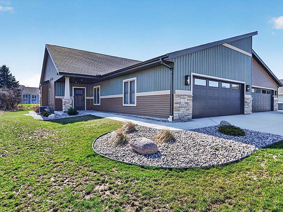 2nd image of 3751 Newcastle Dr