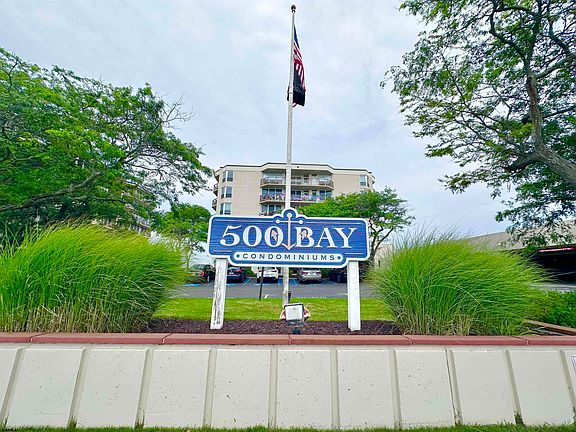 3rd image of 500 Bay Ave APT 707