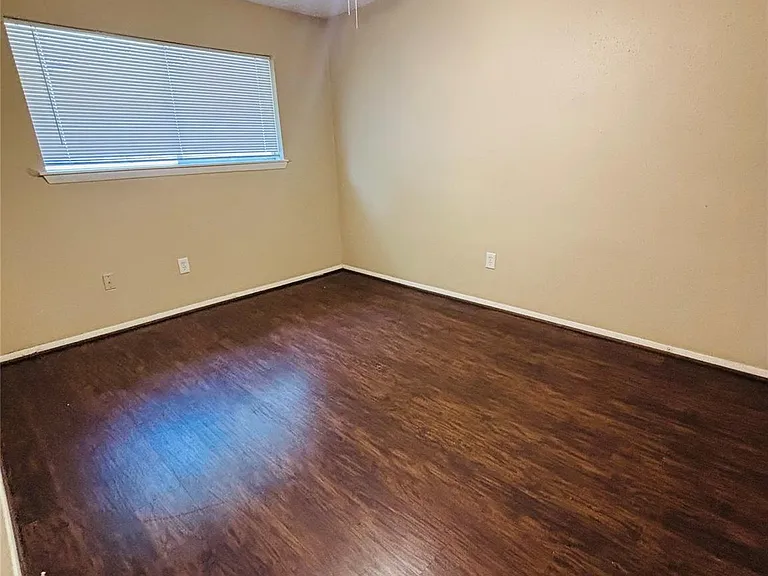 22219 Acorn Valley Dr — Photo 19