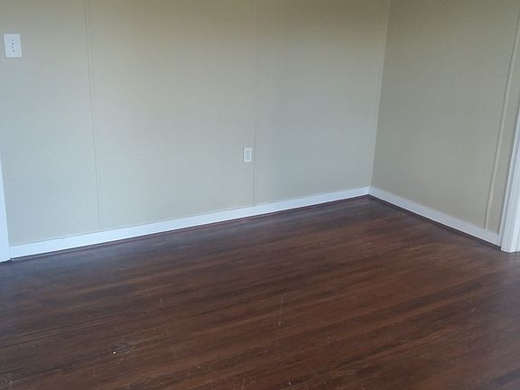 2nd image of 2106 Russell Ave SW
