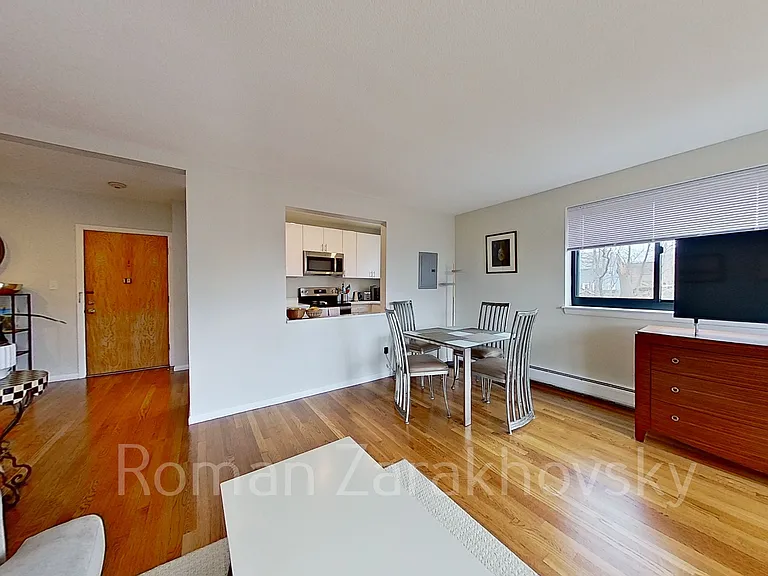 79 Sutherland Rd #4 — Photo 12