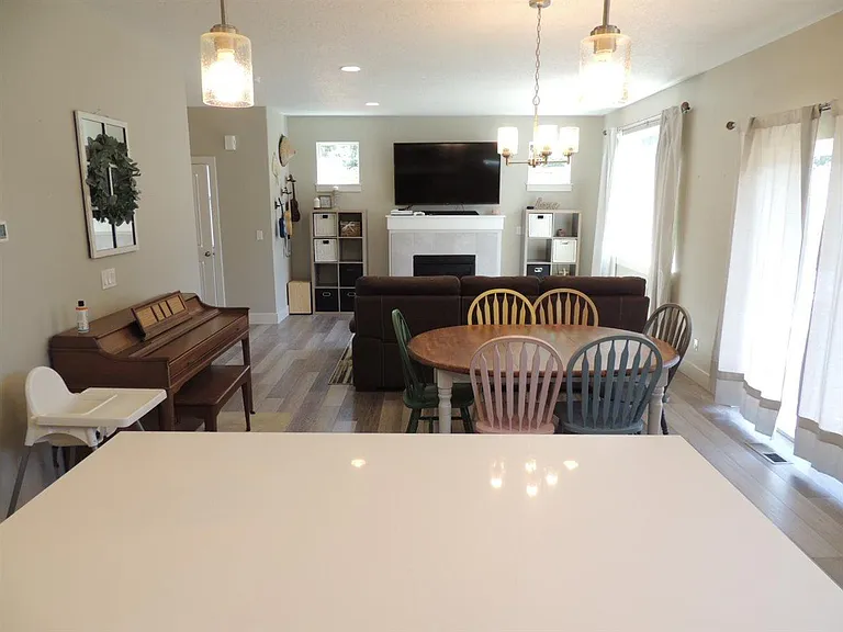 5693 Boundary Dr S — Photo 4