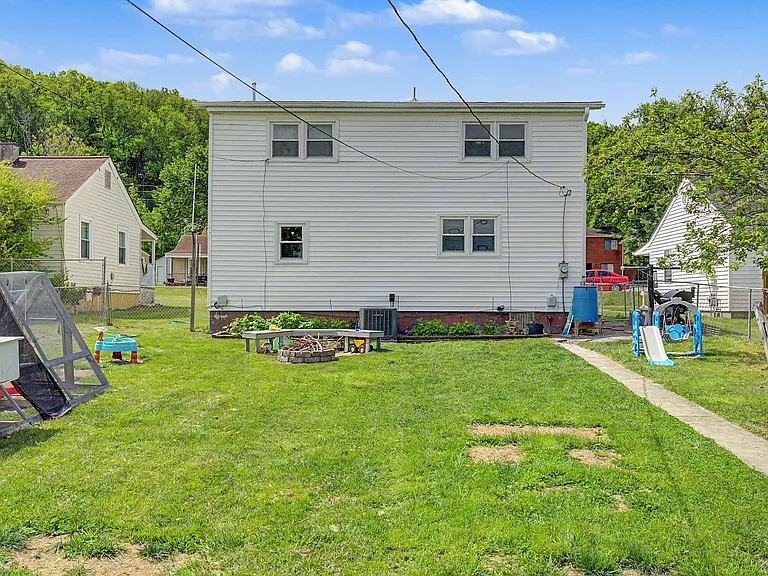 314 Clement St — Photo 9