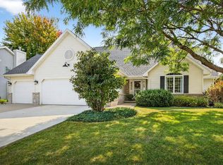 805 Kensington Rd, Neenah, WI 54956