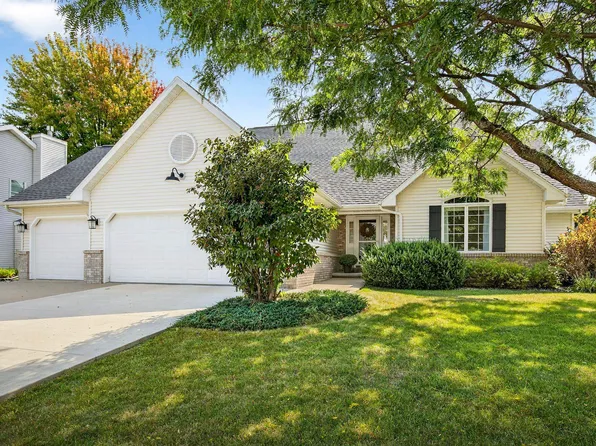 805 Kensington Rd, Neenah, WI 54956