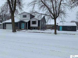 402 Cedar St, Nicollet, MN 56074