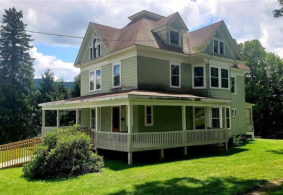 1st image of 149 W Main St
