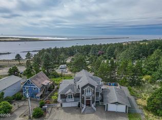 15710 Oceanview Ave, Rockaway Beach, OR 97136