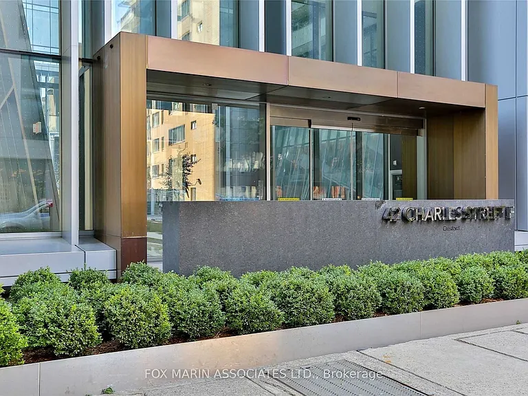 42 Charles St E #2108 — Photo 26