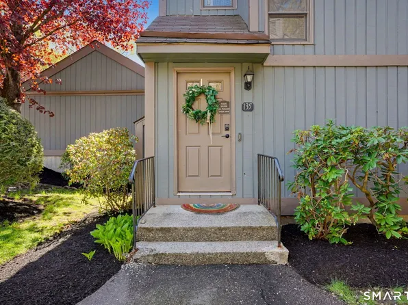 135 Heatherwood Drive #135, Brookfield, CT 06804