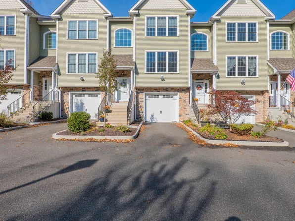 12 Oak Meadows Drive #12, Brookfield, CT 06804