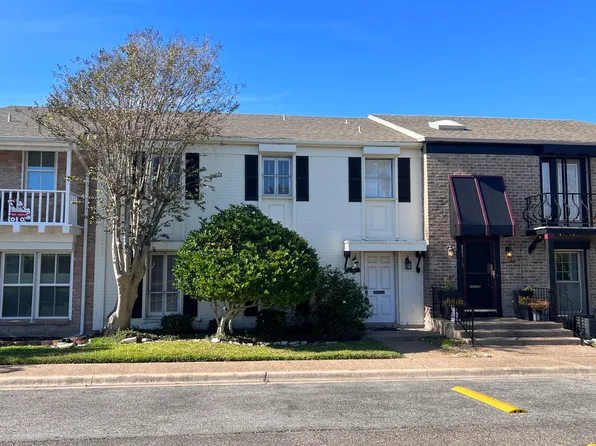 16 Rock Creek Dr, Corpus Christi, TX 78412