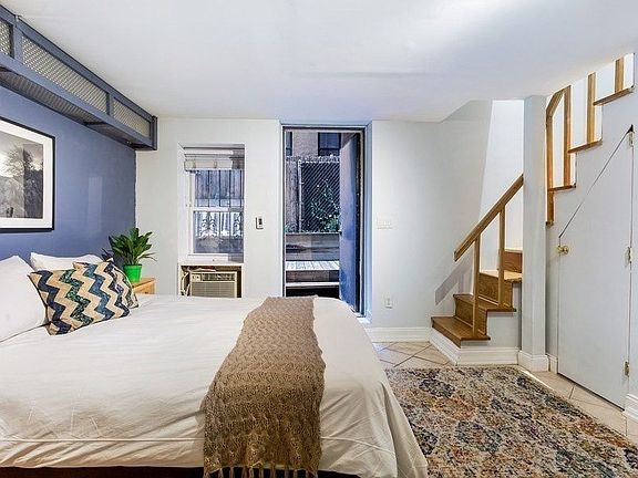 3rd image of 332 W 17th St APT 1R