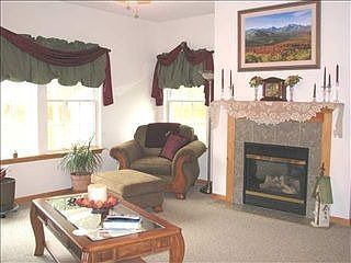 3rd image of 23 Quincy Ln