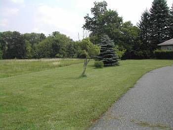 2nd image of 1467 N Gravel Pike