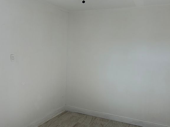 3rd image of 641 Willowbrook Dr