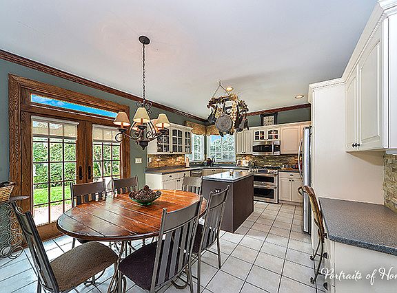 5th image of 611 E Thornhill Ln