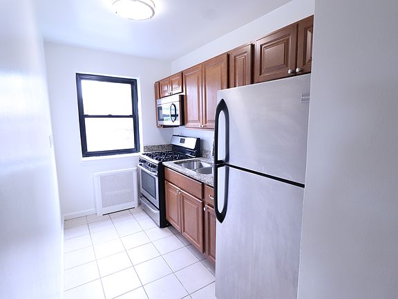 4th image of 14750 72nd Dr APT 3C