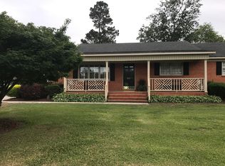 304 Grove St, Clinton, NC 28328