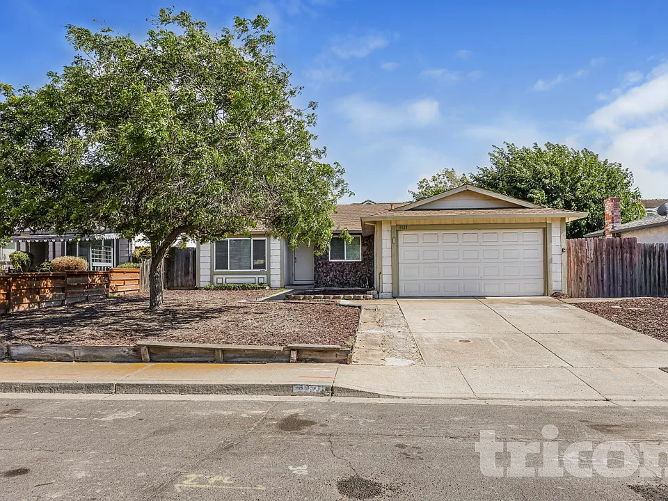 1921 Teresa Ln