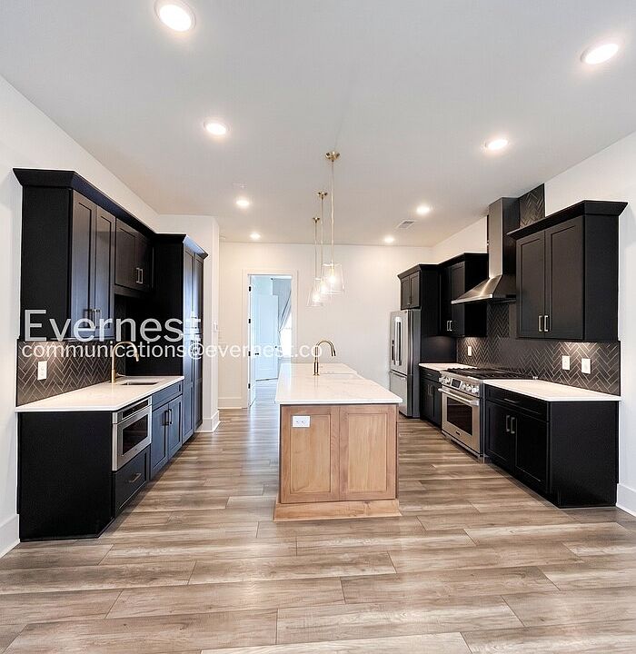 1st image of 206 N 9th St #D