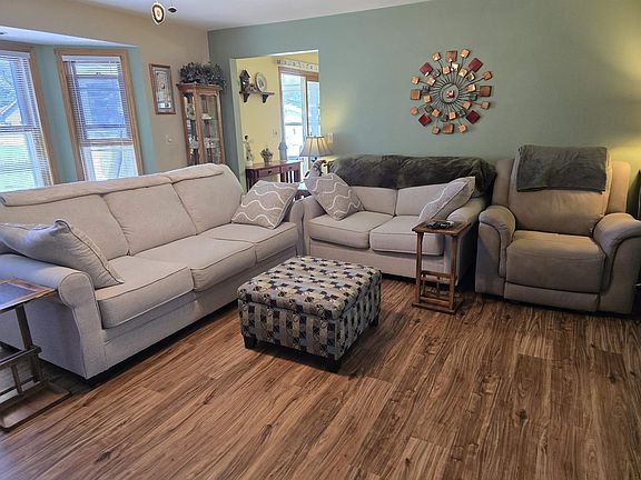 3rd image of 1430 Silverwood Ln
