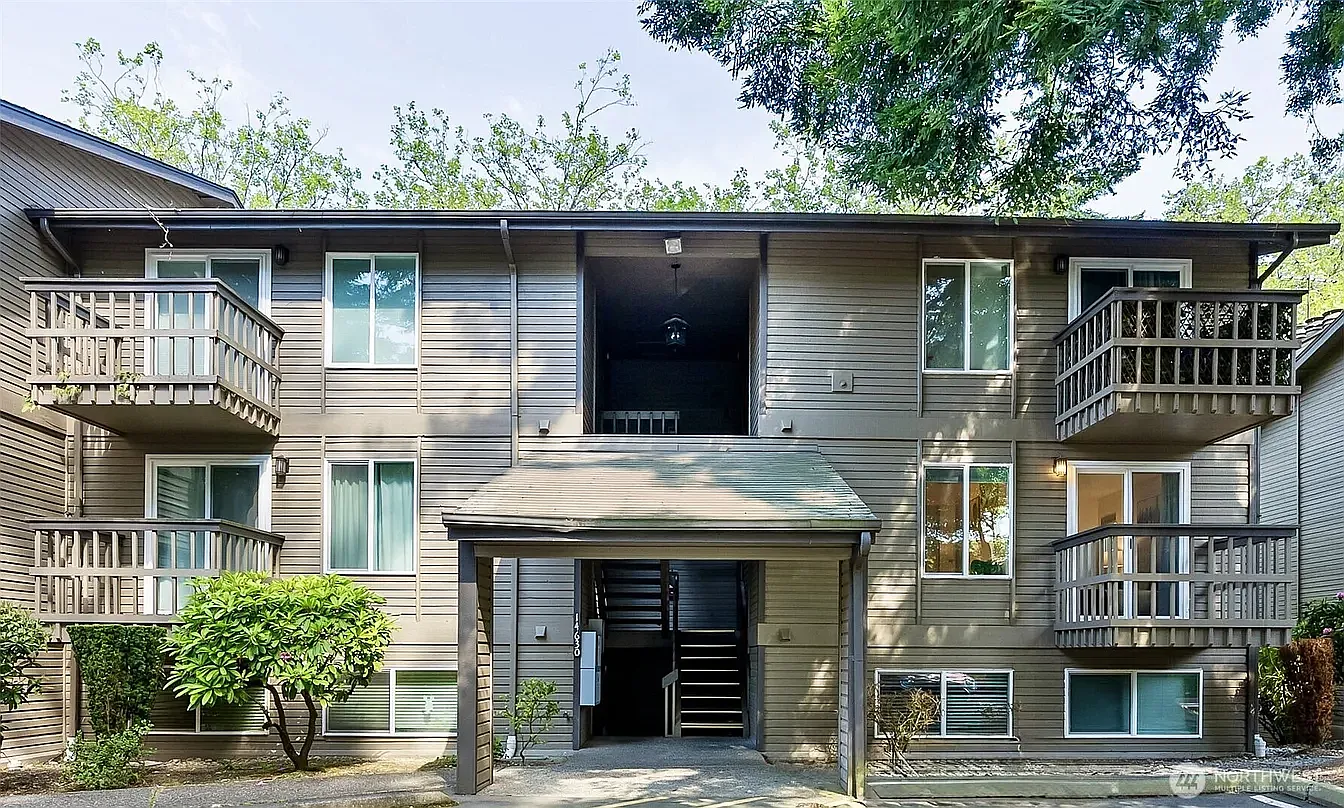 2 bed, 857 sqft, $2,600 — Photo 1