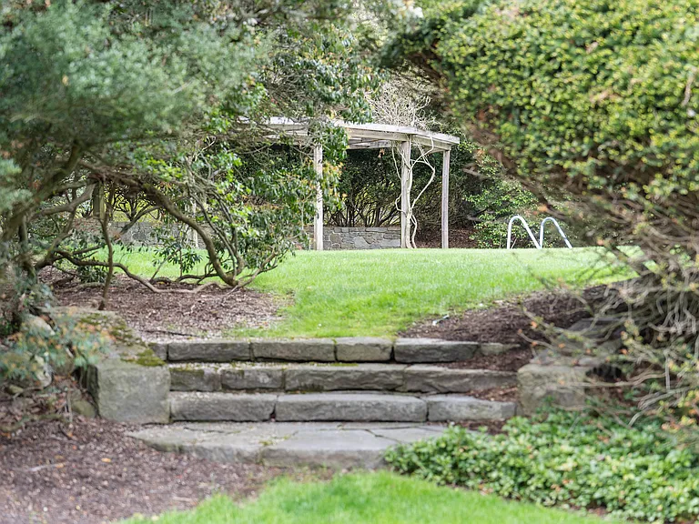 55 Talmadge Hill Rd — Photo 27