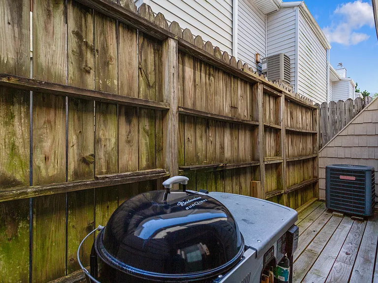 2305 Breakers Ct — Photo 5