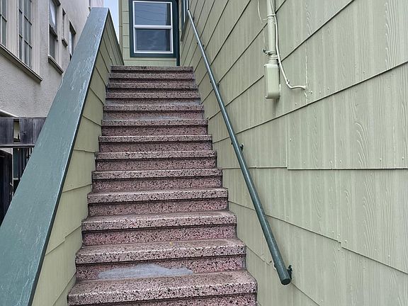 2nd image of 30 Tiffany Ave