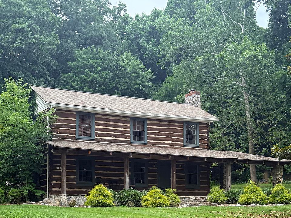 1st image of 804 Cherokee Rd