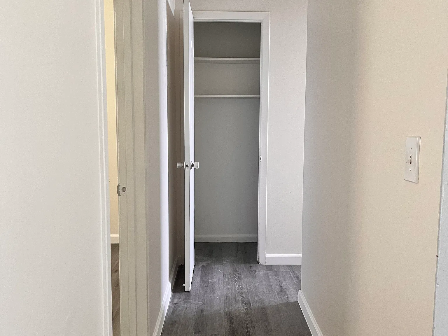 384 Avenue N SW — Photo 3