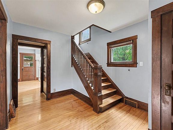 4th image of 1531 Drummond Street