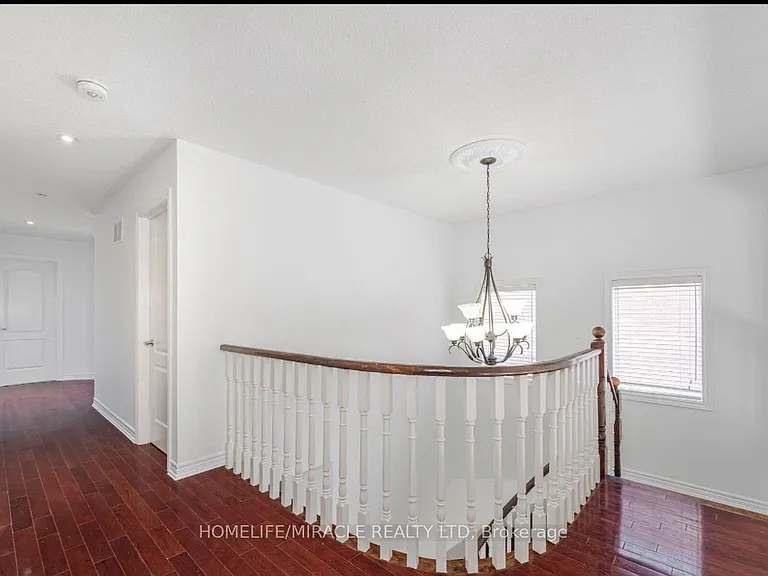 6 Baccarat Cres — Photo 8