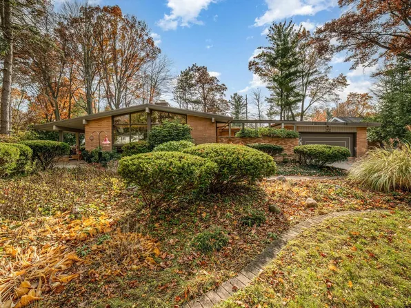 2107 Sylvan Ln, Midland, MI 48640