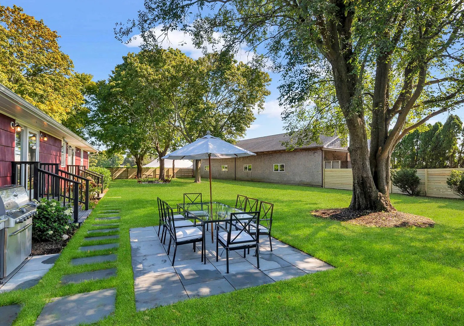 Renovated Vineyard Cottage on the 205 acre estate of RG|NY — Photo 3