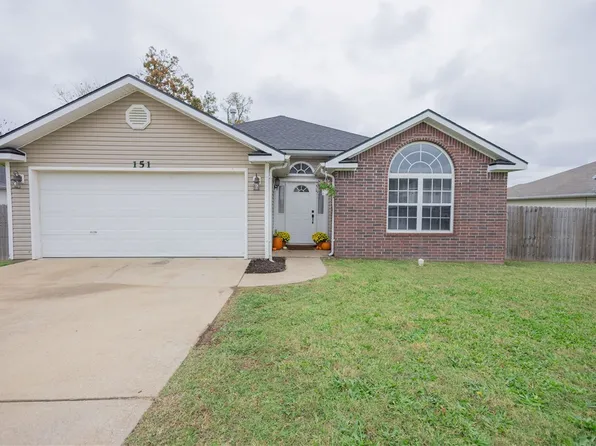 151 Elizabeth Dr, Huntsville, AR 72740