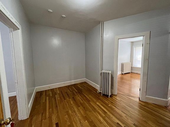 5th image of 24 Isabella St #1
