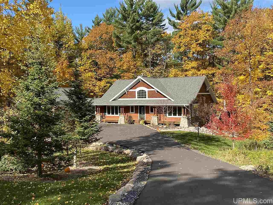 130 Northview Dr Iron Mountain Mi 49801 Mls 1124843 Zillow