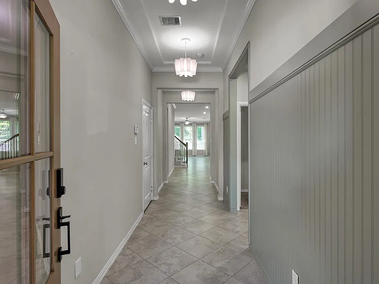 122 S Bearkat Ct — Photo 3