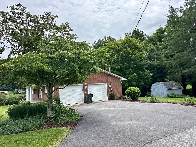 4100 Homestead Dr — Photo 3