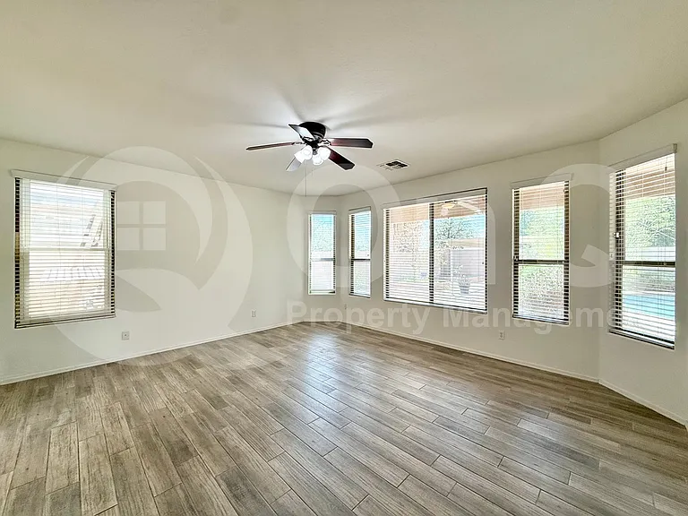 7310 S 26th Ln — Photo 11