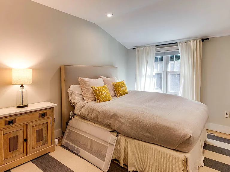 10 Villa Ave — Photo 20
