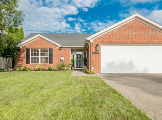 9714 Brooks Bend Rd, Louisville, KY 40258