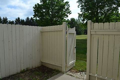3rd image of 638 Randolph Ct