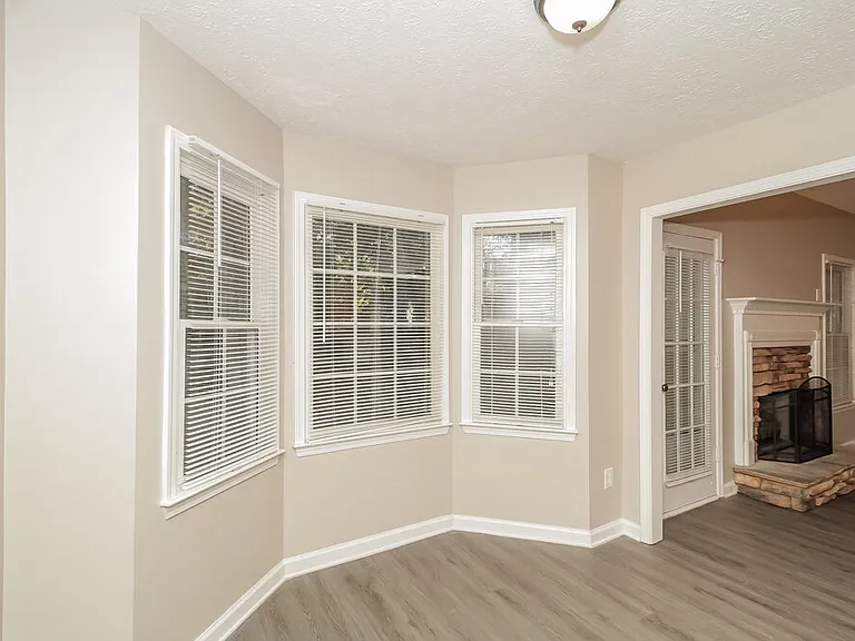 37 Winter Park Ln — Photo 6
